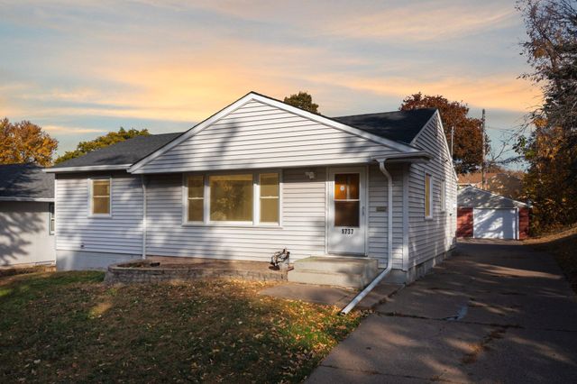 $300,000 | 1737 Orange Avenue East | Prosperity Heights