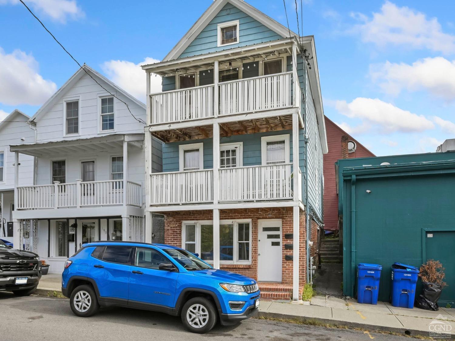 a car parked in front of a building