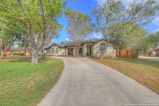 $490,000 | 111 Montwood | Seguin