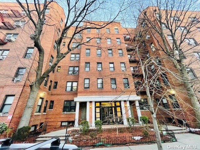 $850,000 | 100-10 67th Road, Unit 5H | Rego Park