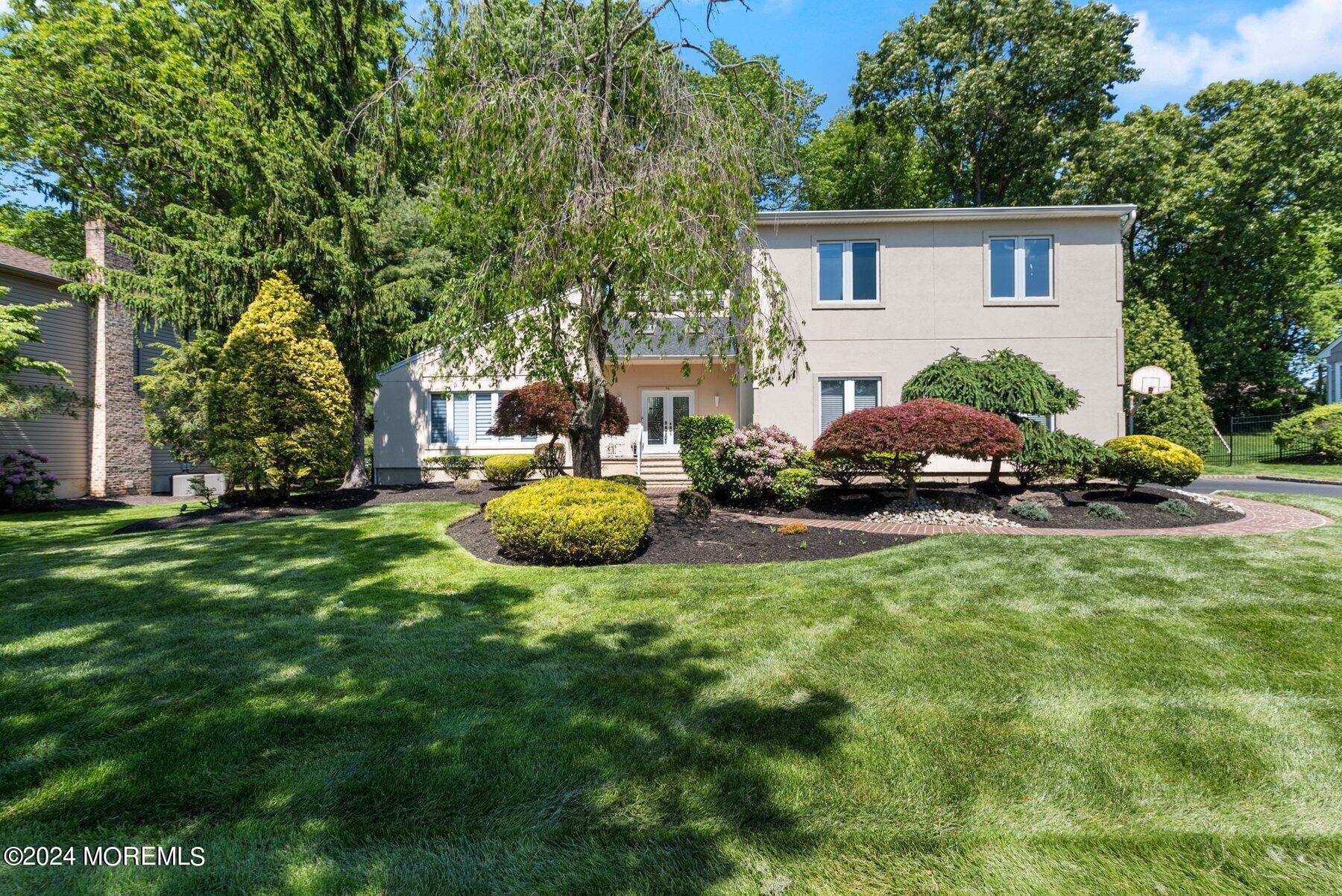 14 Leonard Dr, Morganville, NJ 077514 Sl