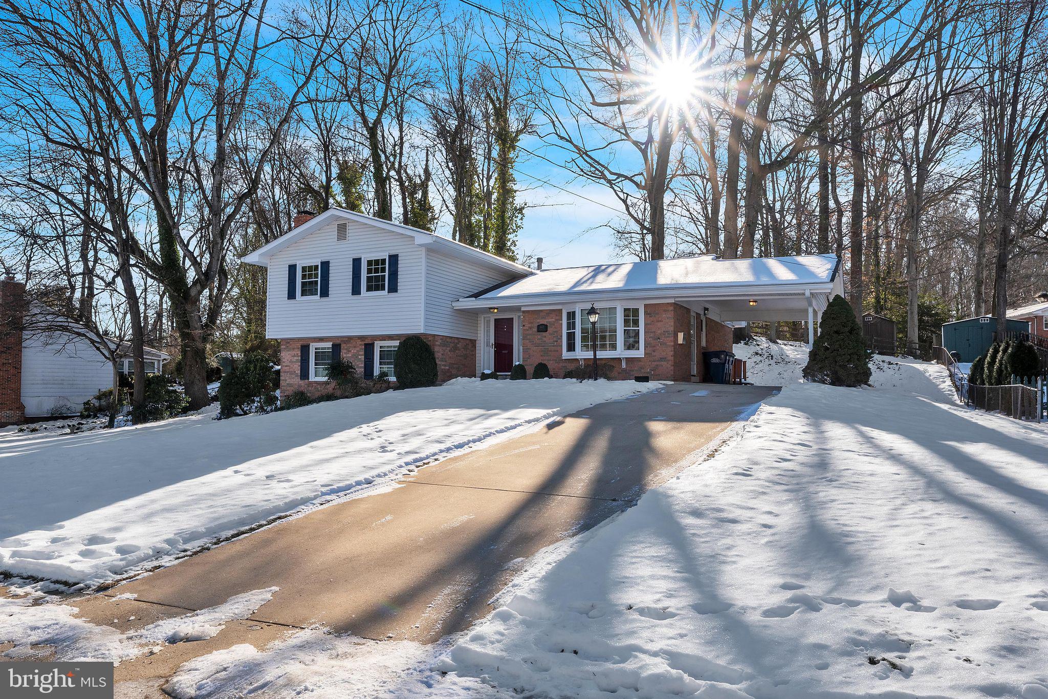 Large driveway!