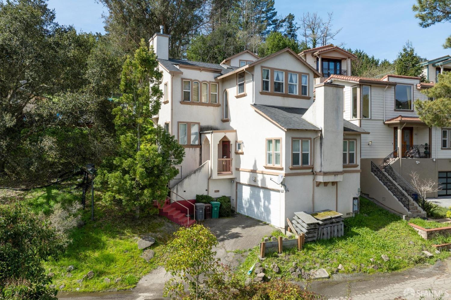 front view of house with a yard