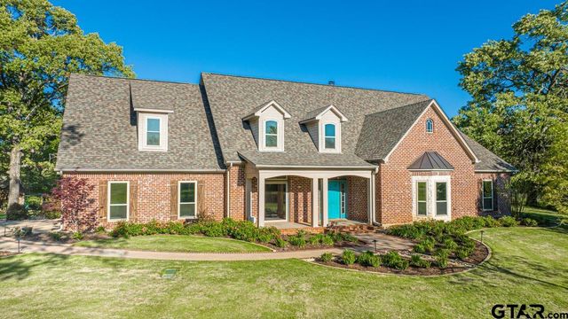 $925,000 | 311 Twin Oak Lane