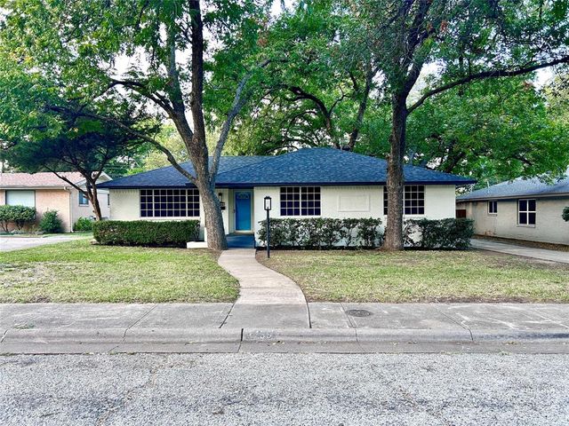 $409,000 | 2759 Larkspur Lane | Dallas