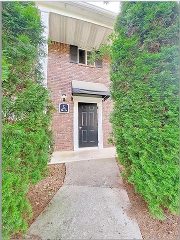 $1,100 | 195 Sycamore Drive, Unit C24 | Beechwood