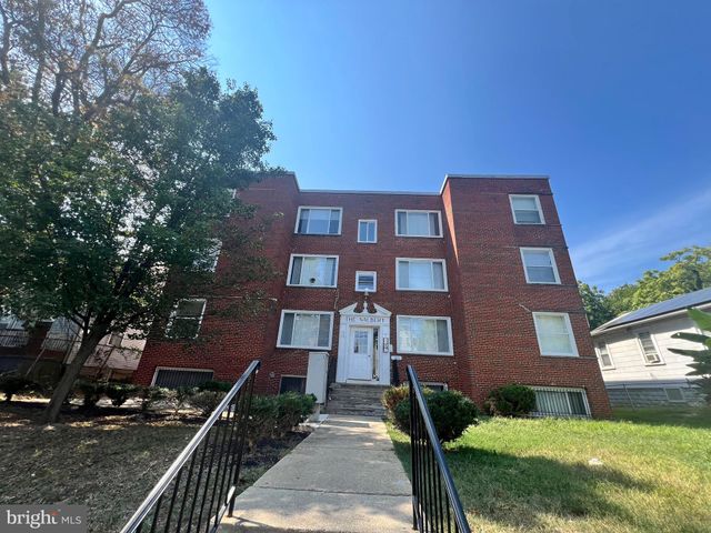 $1,300 | 3865 Halley Terrace Southeast, Unit 204 | Congress Heights