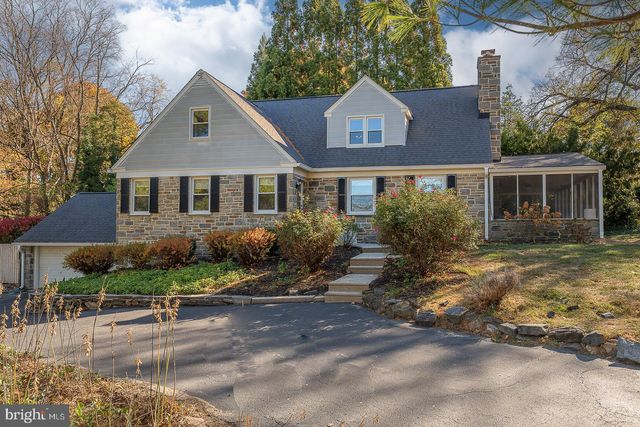 $1,050,000 | 401 North Spring Mill Road | Villanova