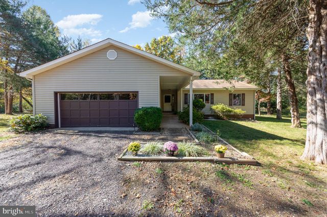 $2,300 | 112 Queenwood Court | Lake of the Woods