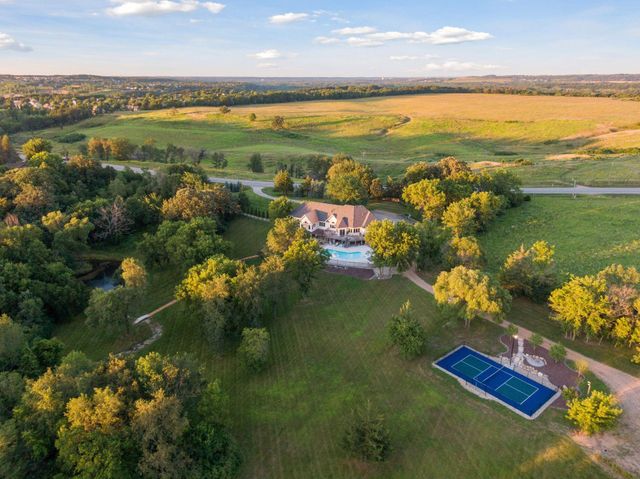 $2,195,000 | 14680 Jonathan Carver Parkway