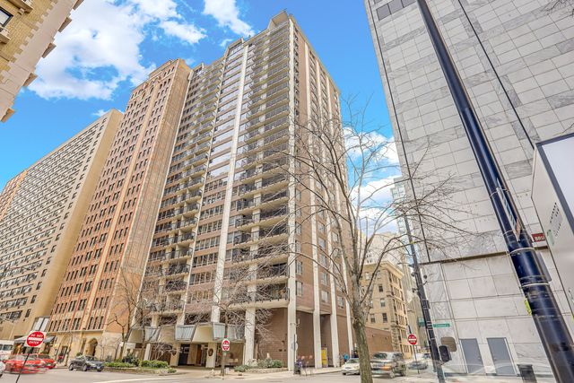 $280,000 | 201 East Chestnut Street, Unit 21F | Near North Side