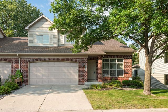 $469,900 | 9652 Belmont Lane | Eden Prairie