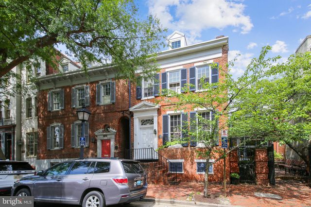 Apartments & Houses for Rent in Old Town Commons, Alexandria, VA | Compass