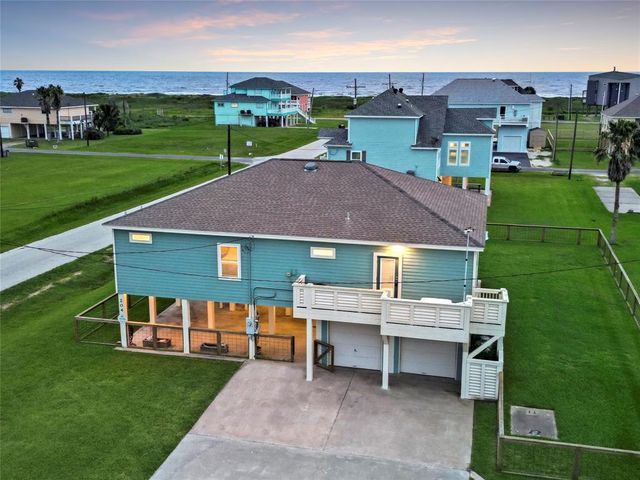 $499,000 | 204 Galveston Crystal Beach | Crystal Beach