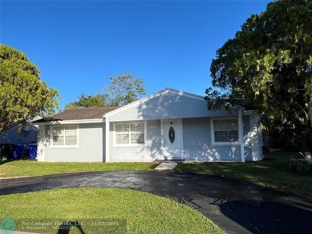 $3,200 | 1240 Southwest 73rd Avenue | North Lauderdale Estates