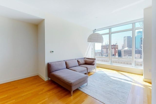 $5,285 | 400 Stuart Street, Unit 18G | Back Bay