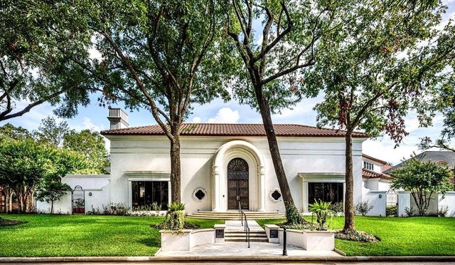 $3,900,000 | 8618 Stable Crest Boulevard | Memorial Close-in