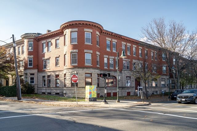 $2,639,000 | 524 Harvard Street | North Brookline