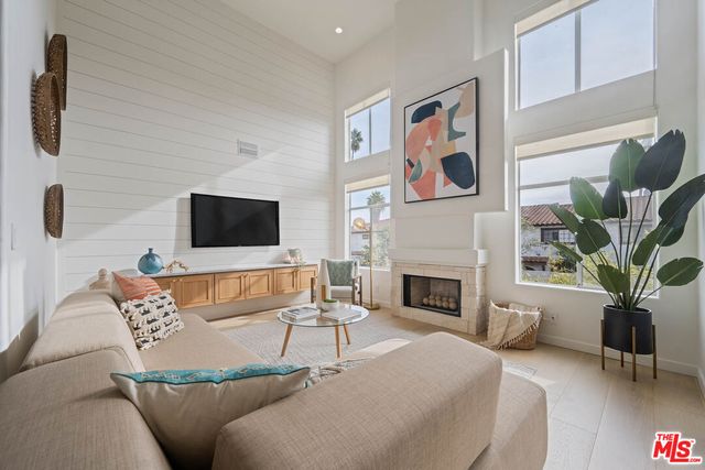 $1,595,000 | 1422 19th Street, Unit D | Santa Monica