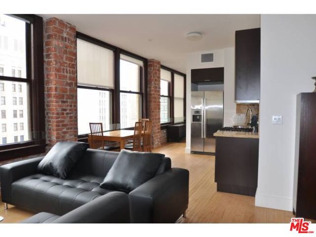 $2,695 | 460 South Spring Street, Unit 1003 | Downtown Los Angeles