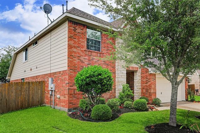 $349,990 | 2008 Water Oak Drive | Oakbrook Estates