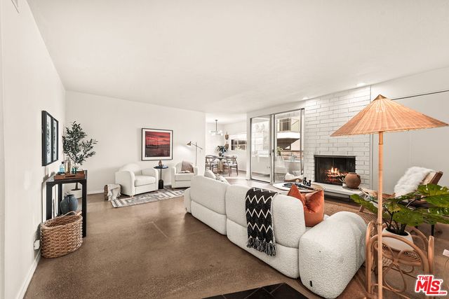 $775,000 | 8401 Fountain Avenue, Unit 13 | West Hollywood Vicinity