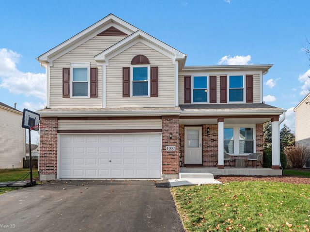 $399,900 | 1007 Butterfield Circle West | Shorewood