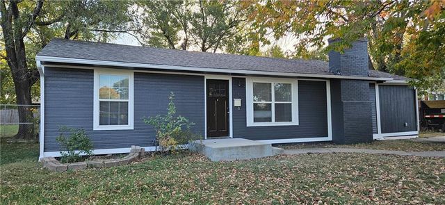 $215,000 | 113 Meadowbrook Drive | Gardner