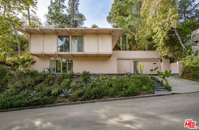 $2,395,000 | 5649 Valley Oak Drive | Los Feliz