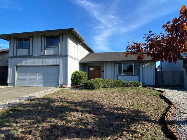 $815,000 | 1528 Tanager Lane | East Petaluma