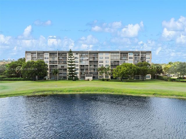 $295,000 | 3300 West Rolling Hills Circle, Unit 605 | Rolling Hills Golf and Tennis Club