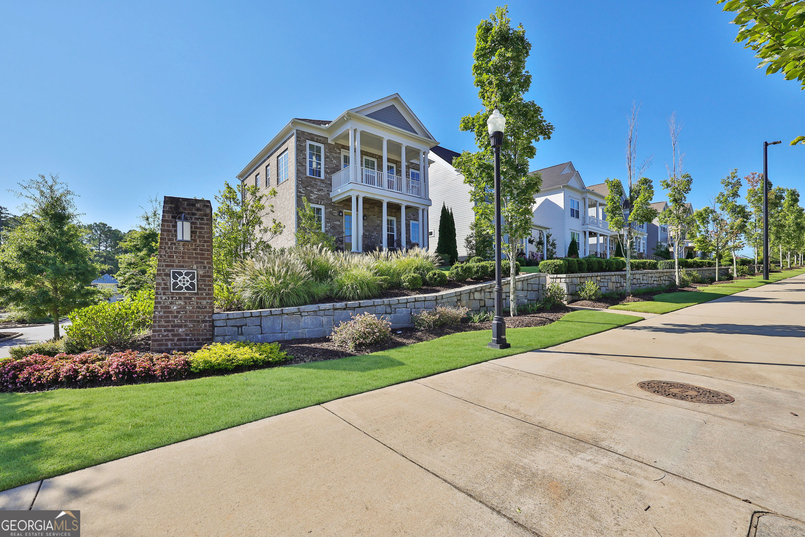 a front view of house with yard