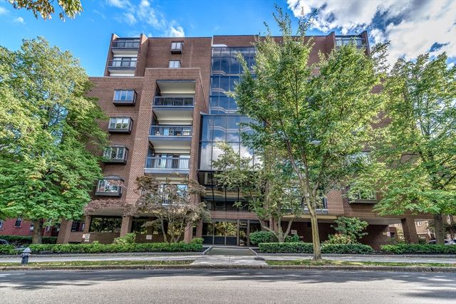 $1,049,000 | 1265 Beacon Street, Unit 503 | Coolidge Corner South Side