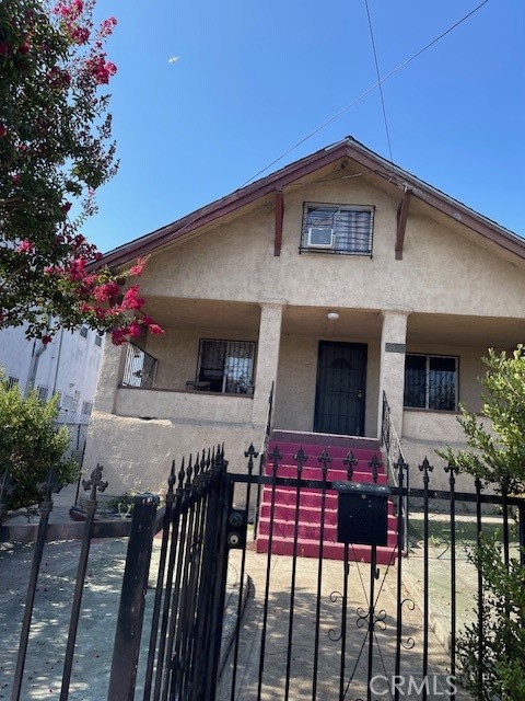 a front view of house with yard