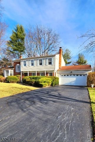 $710,000 | 8 Bent Birch Place | Parsippany