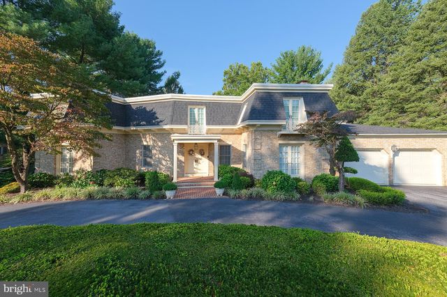 $799,900 | 19715 Meadowbrook Road | Paramount-Long Meadow