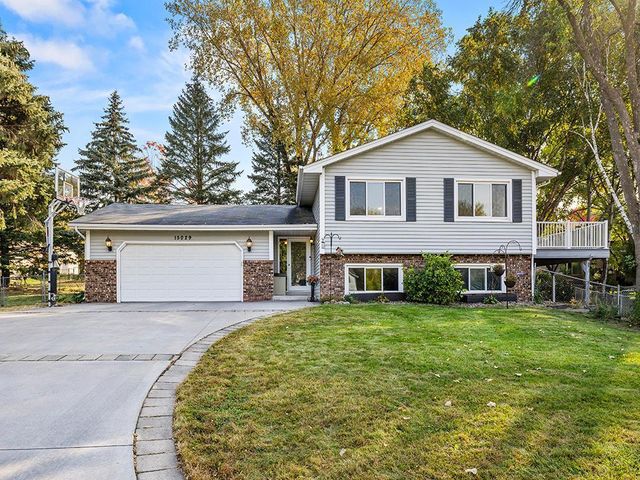 $440,000 | 15029 Tyacke Drive | Burnsville