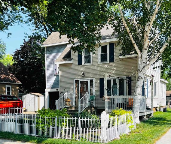 $219,900 | 612 West Burnett Street | Beaver Dam