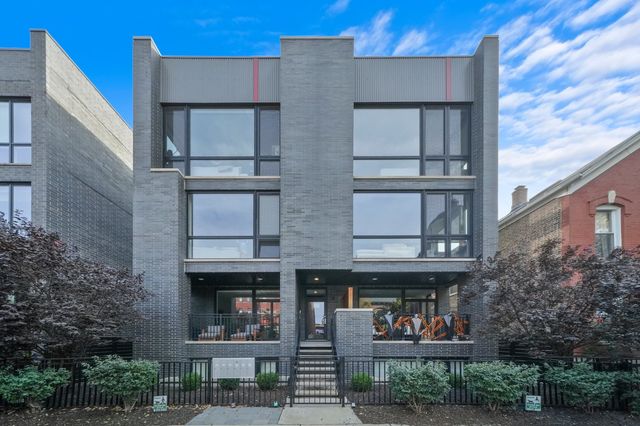 $675,000 | 1459 West Superior Street, Unit 2W | West Town