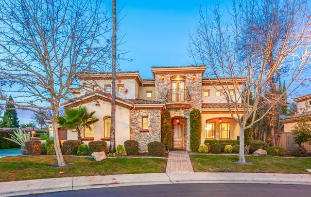 $1,195,000 | 424 Calabria Court | Blue Oaks