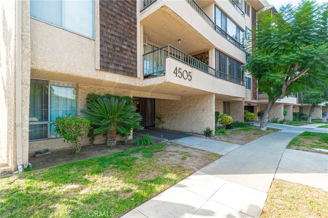 $559,000 | 4505 California Avenue, Unit 408 | Bixby