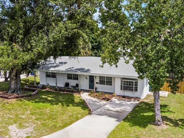 $310,000 | 904 15th Street Northeast | Winter Haven