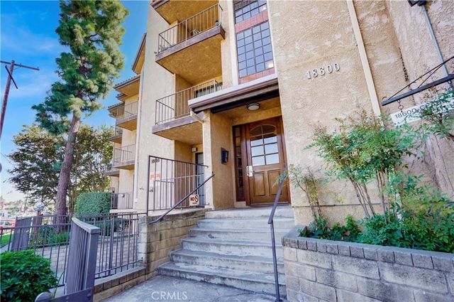 $599,000 | 18600 Clark Street, Unit 104 | Tarzana