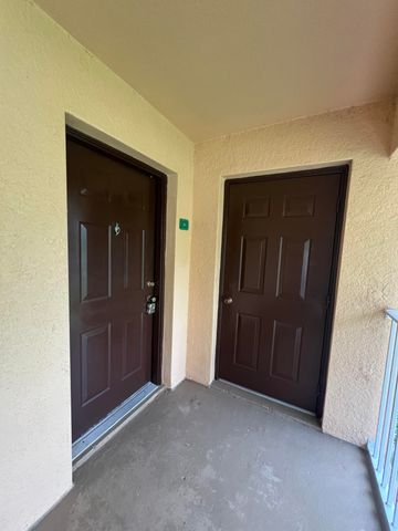 $1,600 | 131 Southwest Palm Drive, Unit 201 | St. Lucie West Country Club