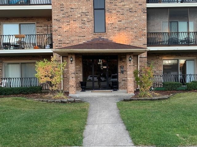 $2,000 | 7913 Paxton Avenue, Unit 1W | Tinley Park