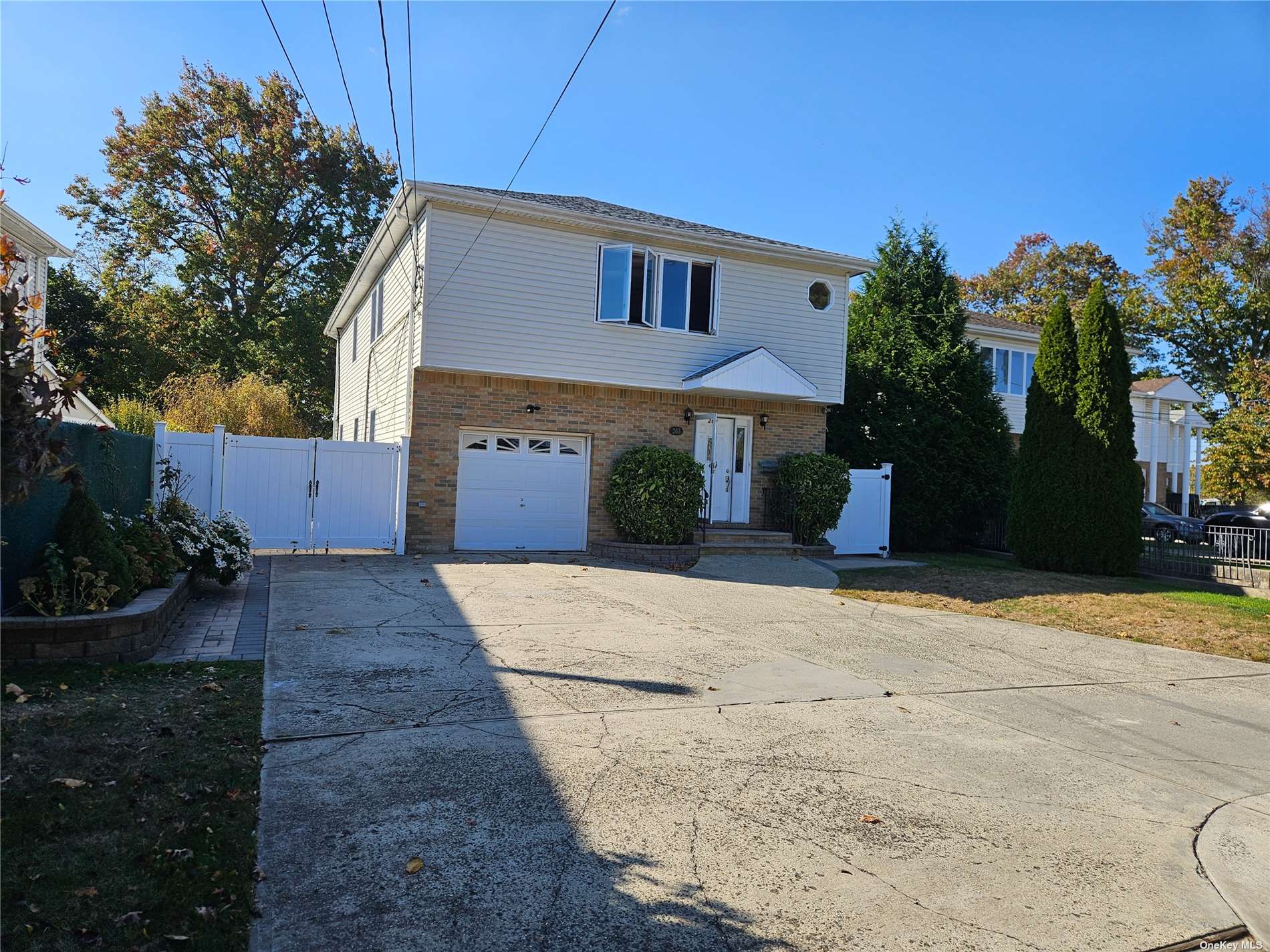 a front view of house with yard