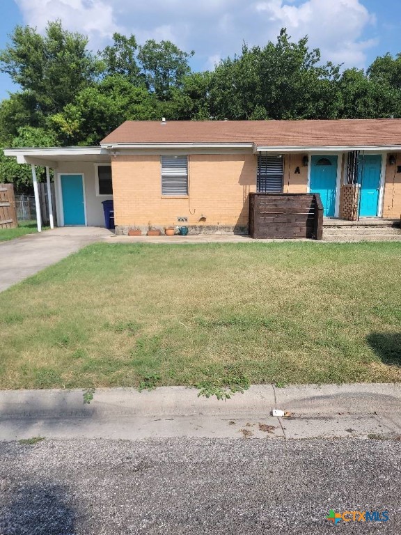 a front view of house with yard