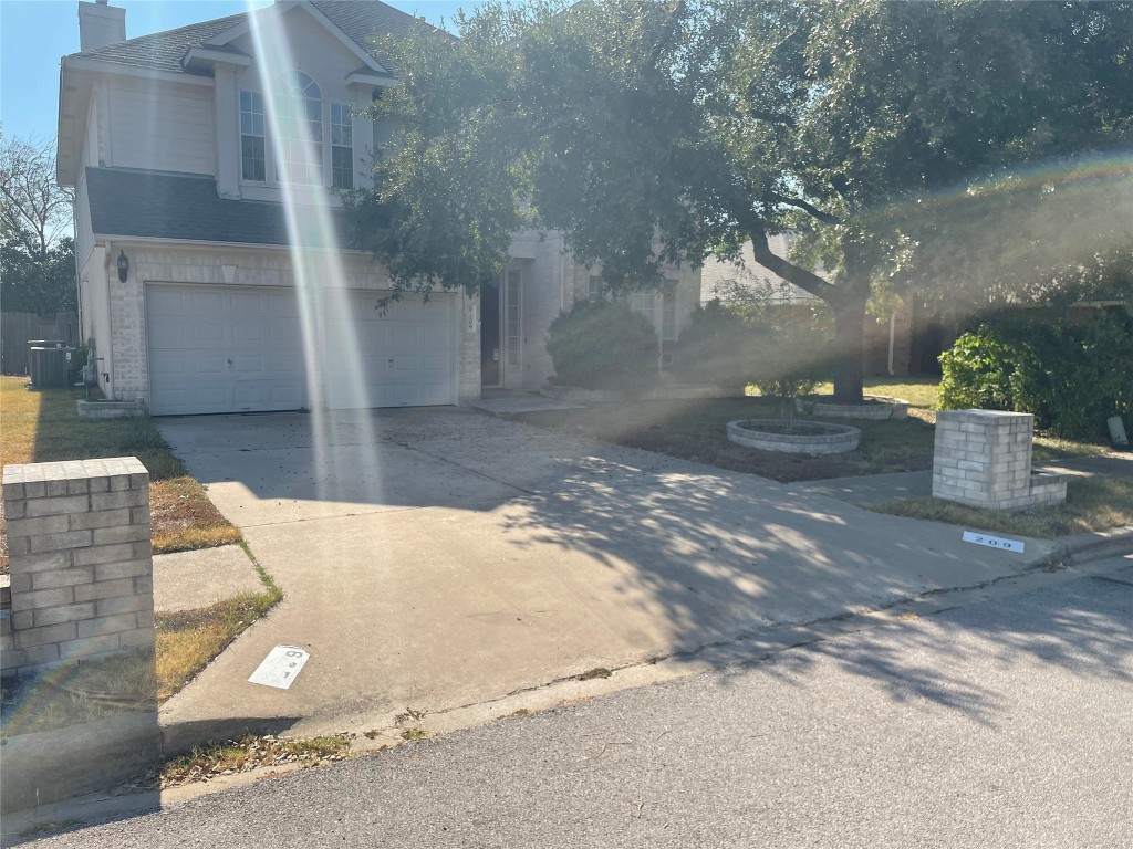 a view of a back yard of the house