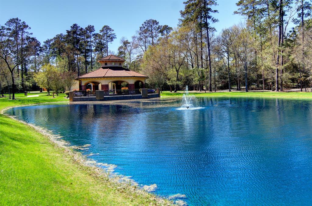 a view of a lake with houses