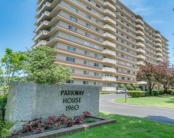 $95,000 | 1960 North Parkway Avenue, Unit 105 | Rhodes View